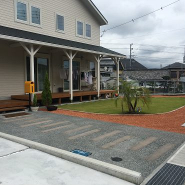 富士市：岩崎邸「サーファーズハウスにフィットするお庭のご提案」